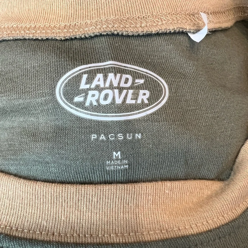Land Rover - Picture 2 of 4